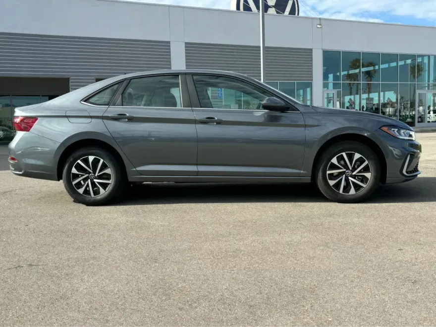 2025 Volkswagen Jetta S photo 1
