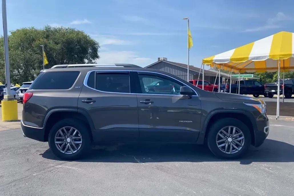 2019 Gmc Acadia SLT photo 1