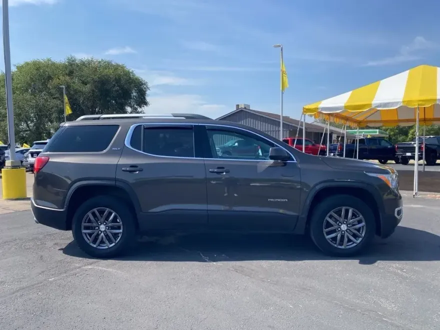 2019 Gmc Acadia SLT photo 1