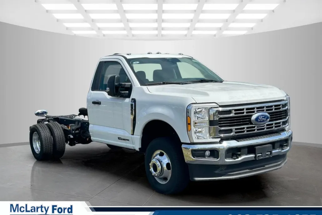 2024 Ford F-350 XLT photo 1