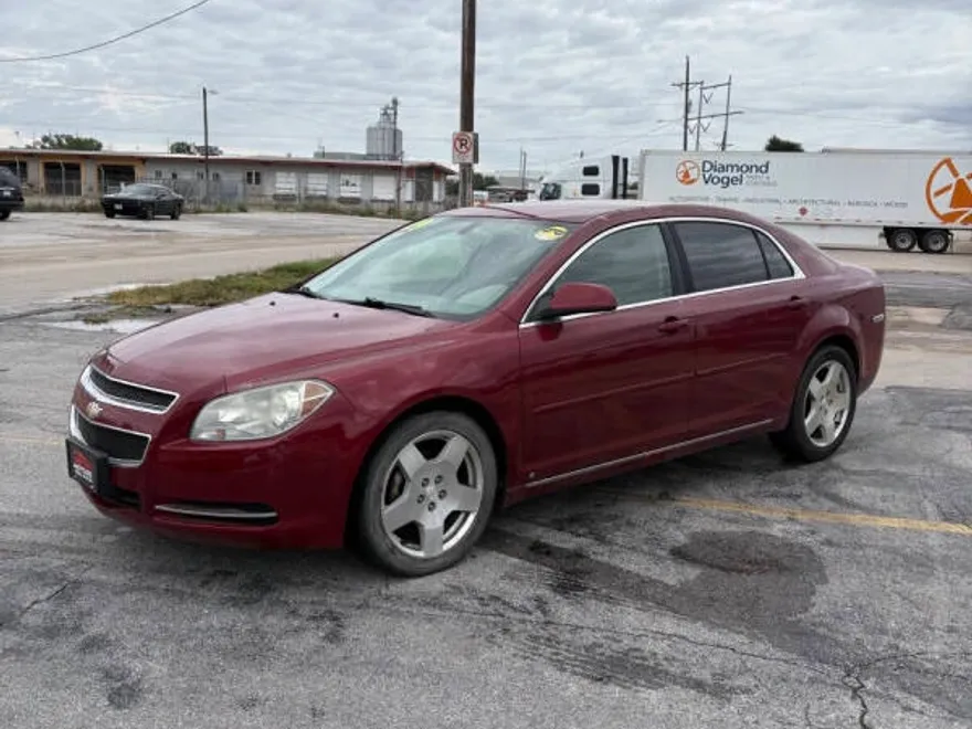 2009 Chevrolet Malibu 2LT photo 1