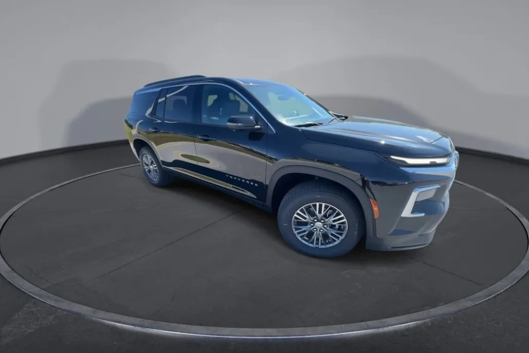 2026 Chevrolet Traverse 2LT photo 1