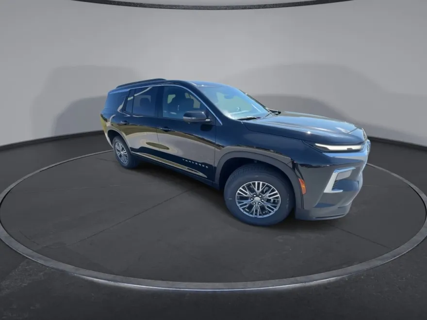 2026 Chevrolet Traverse 2LT photo 1