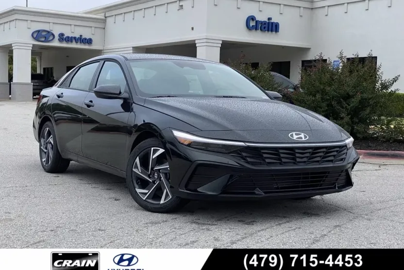 2025 Hyundai Elantra SEL Sport photo 1