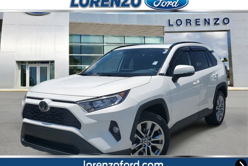 2020 Toyota RAV4 XLE Premium photo 1