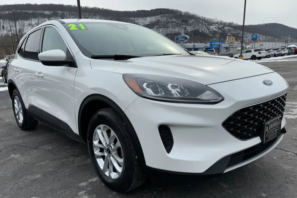 2021 Ford Escape SE photo 1