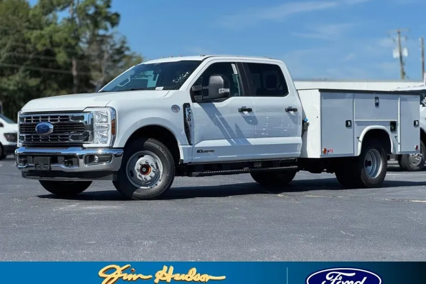 2025 Ford F-350 photo 1