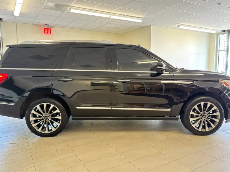 2021 Lincoln Navigator Reserve photo 1