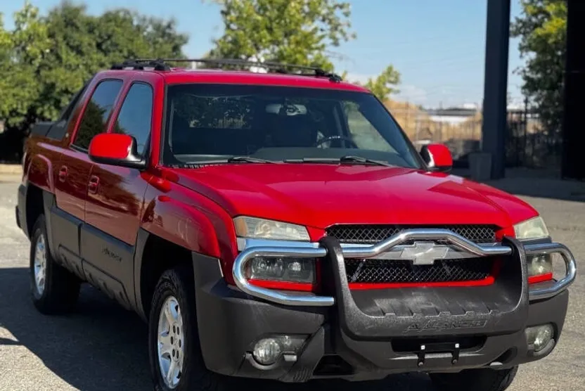 2004 Chevrolet Avalanche photo 1