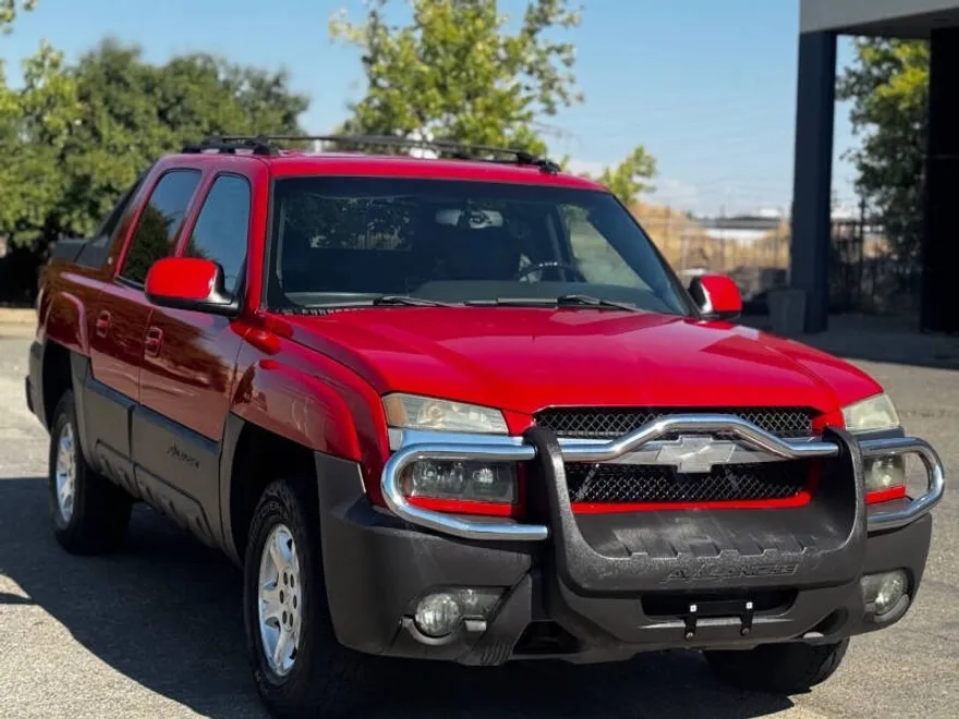 2004 Chevrolet Avalanche photo 1