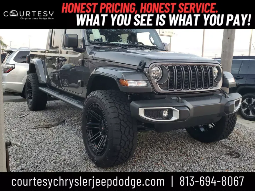 2025 Jeep Gladiator Sport S photo 1