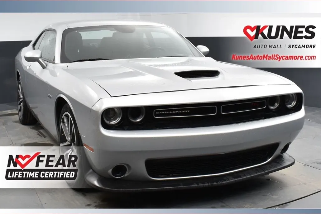2023 Dodge Challenger R/T photo 1