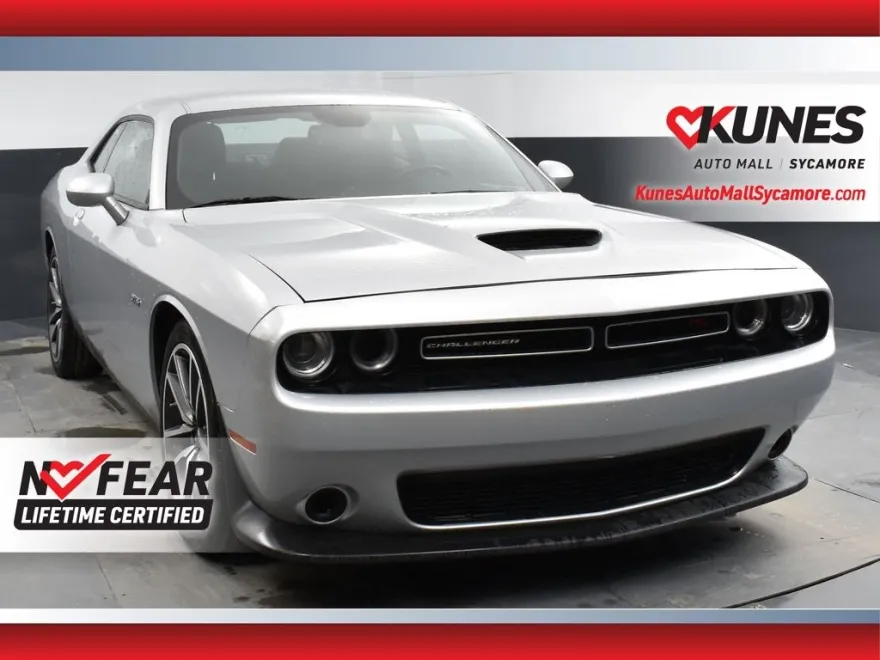 2023 Dodge Challenger R/T photo 1