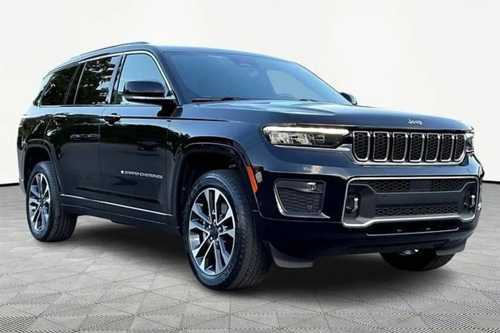 2022 Jeep Grand Cherokee Overland photo 1