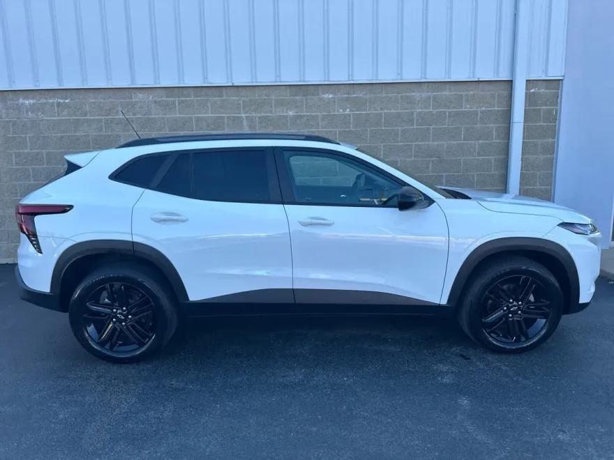 2024 Chevrolet Trax ACTIV photo 1