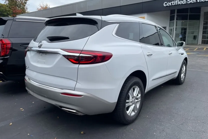 2020 Buick Enclave Essence photo 1
