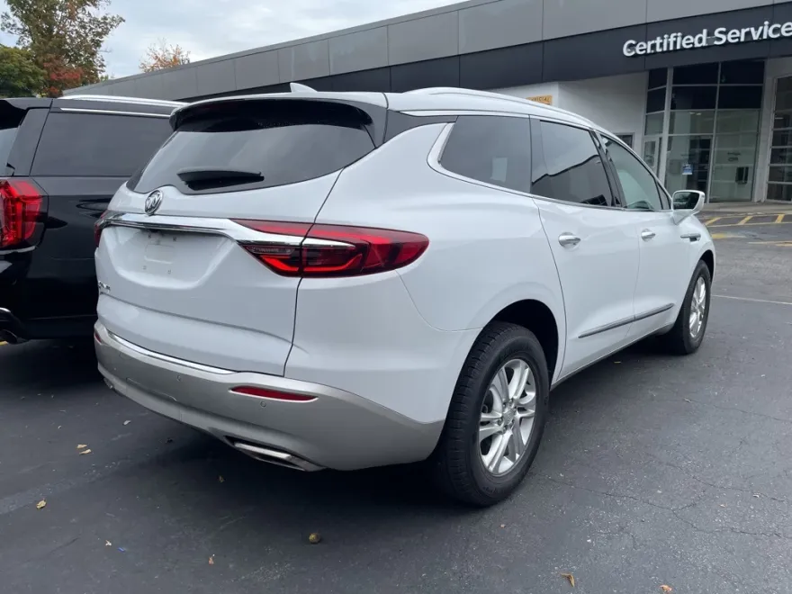 2020 Buick Enclave Essence photo 1