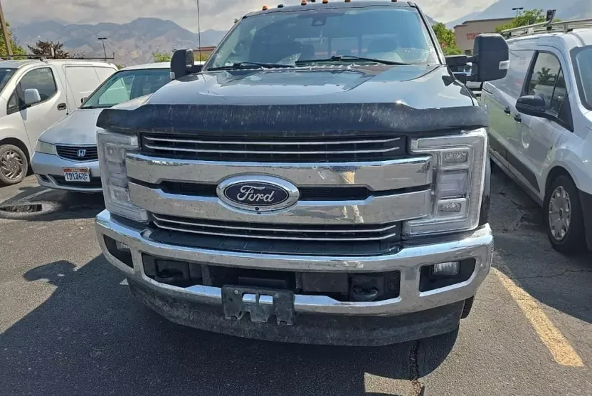 2018 Ford F-350 Lariat photo 1