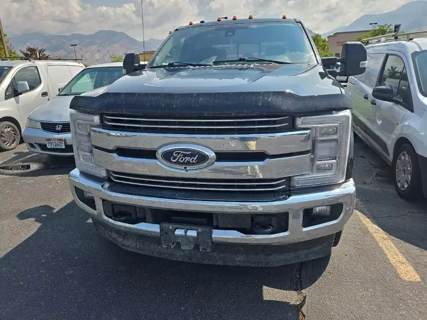 2018 Ford F-350 Lariat photo 1