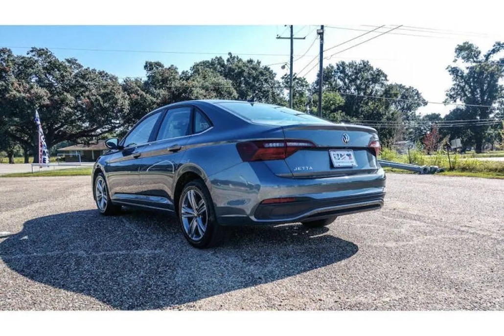 2024 Volkswagen Jetta SE photo 1