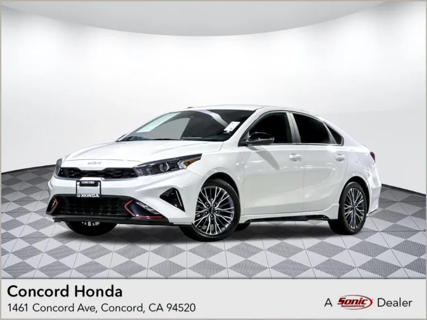 2023 Kia Forte GT-Line photo 1
