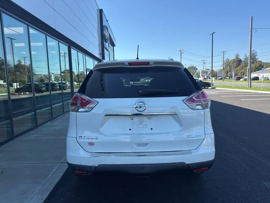 2016 Nissan Rogue SL photo 1