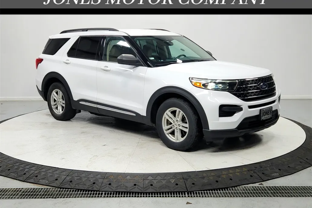 2020 Ford Explorer XLT photo 1