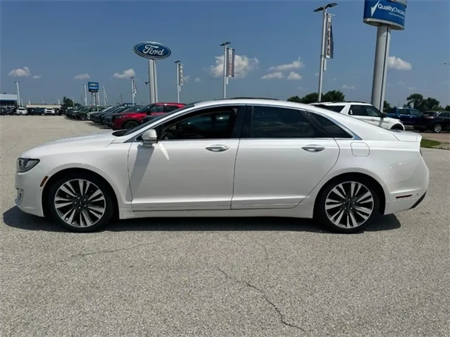 2019 Lincoln MKZ Hybrid Reserve photo 1