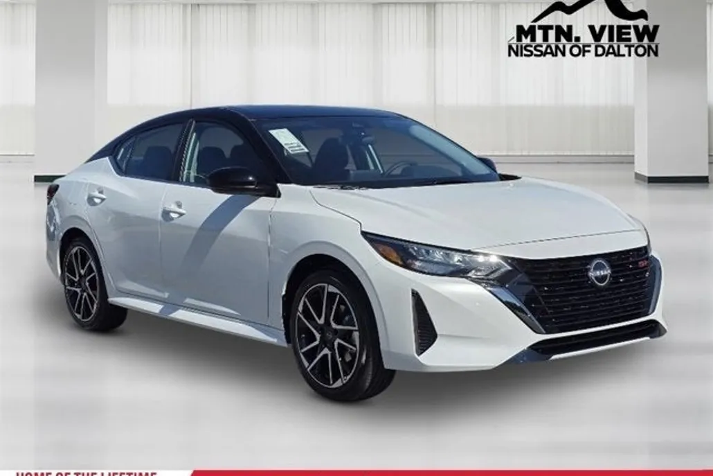 2025 Nissan Sentra SR photo 1
