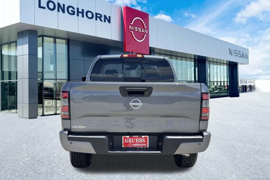 2025 Nissan Frontier SV photo 1