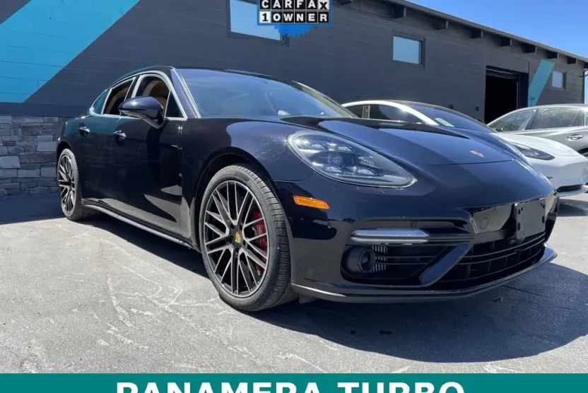 2020 Porsche Panamera Turbo photo 1