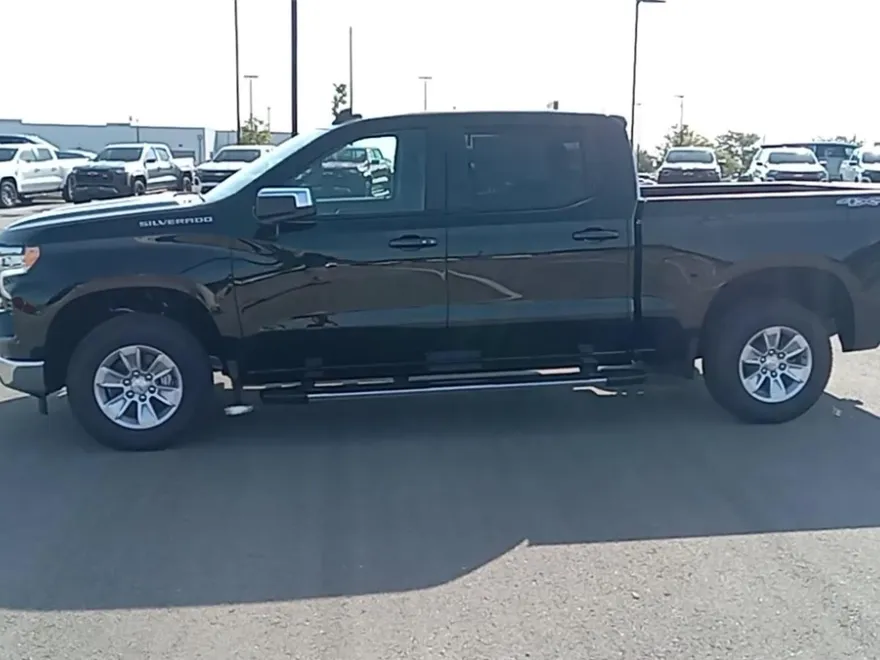 2026 Chevrolet Silverado 1500 LT photo 1