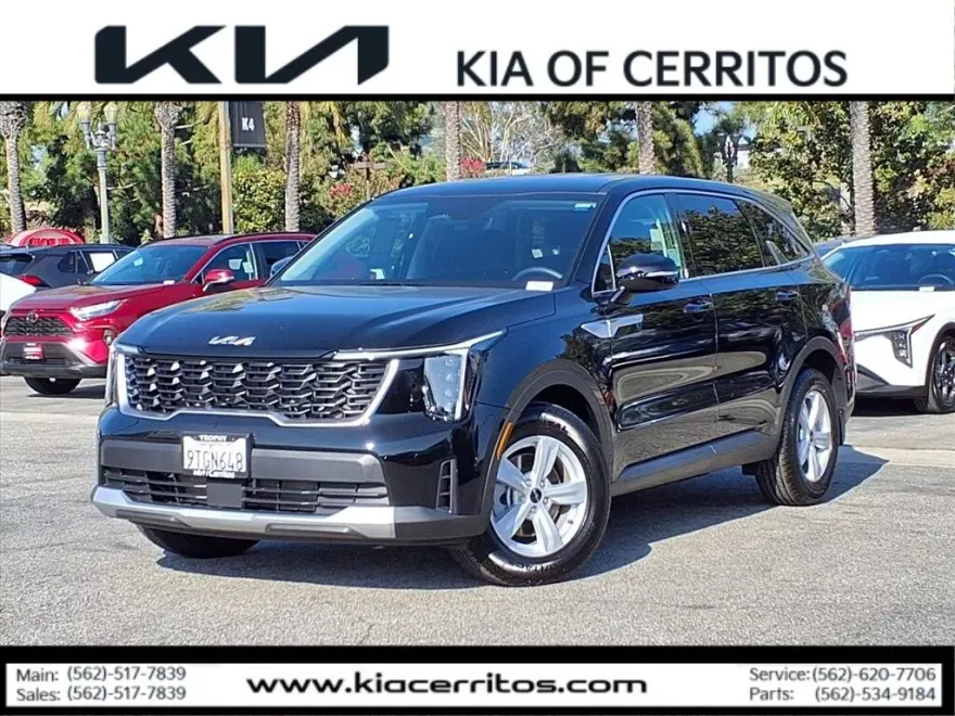 2025 Kia Sorento LX photo 1