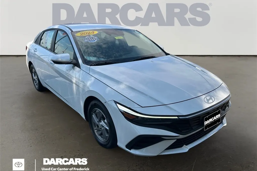 2024 Hyundai Elantra SE photo 1