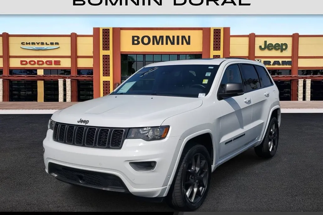 2021 Jeep Grand Cherokee Anniversary Edition photo 1