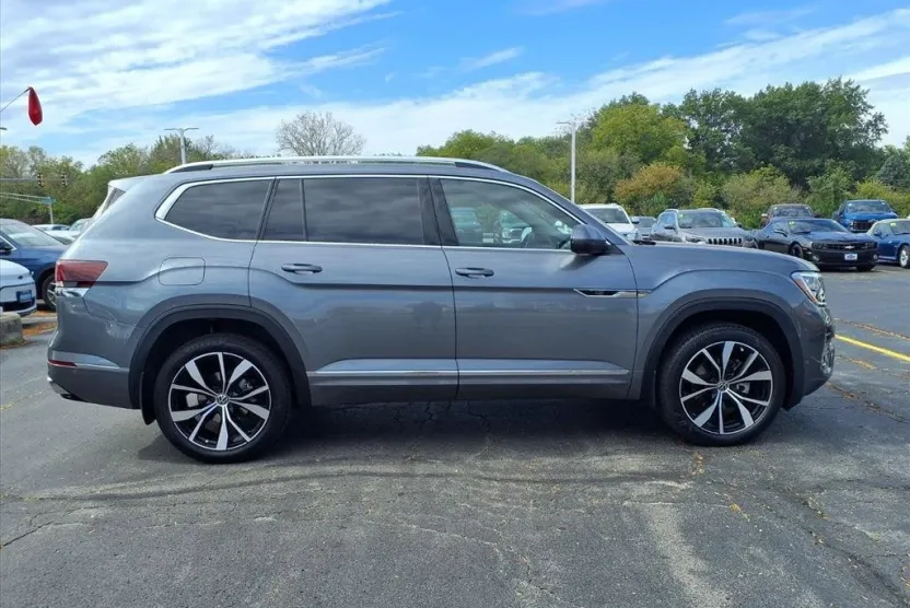 2024 Volkswagen Atlas SEL Premium R-Line photo 1