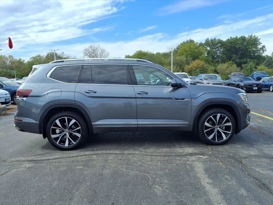 2024 Volkswagen Atlas SEL Premium R-Line photo 1