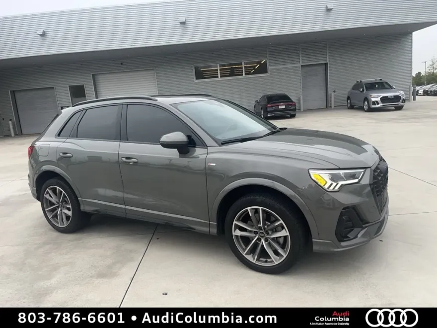 2023 Audi Q3 45 TFSI S line Premium photo 1