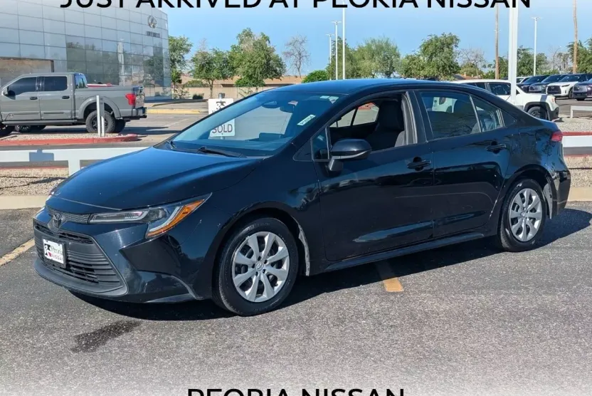 2024 Toyota Corolla LE photo 1
