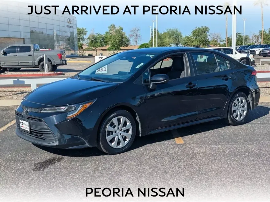 2024 Toyota Corolla LE photo 1