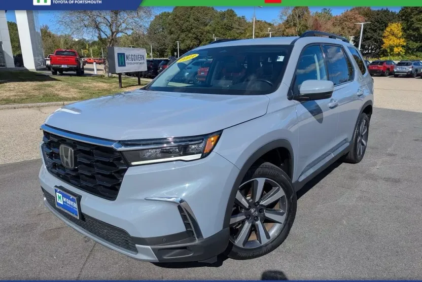 2023 Honda Pilot Touring photo 1