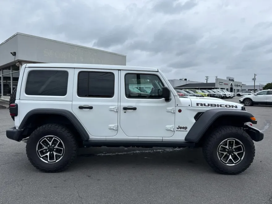 2025 Jeep Wrangler Rubicon photo 1
