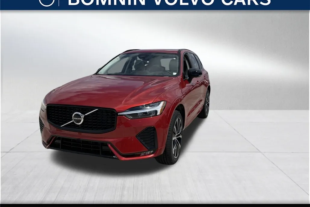 2025 Volvo XC60 B5 Plus photo 1