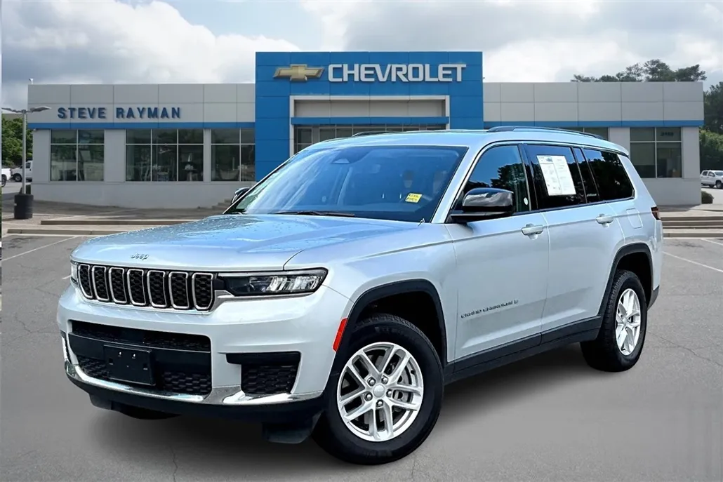 2023 Jeep Grand Cherokee Laredo photo 1
