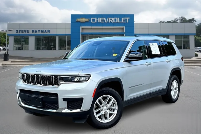 2023 Jeep Grand Cherokee Laredo photo 1