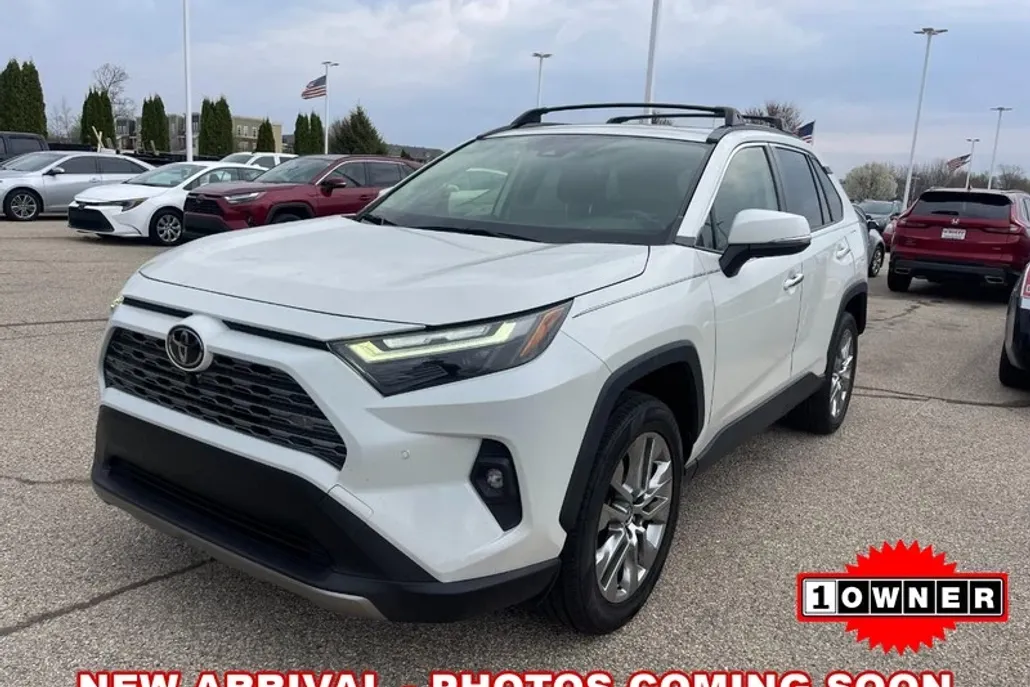 2022 Toyota RAV4 Limited photo 1