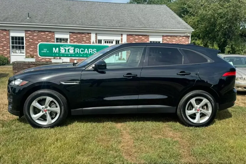 2018 Jaguar F-PACE Premium photo 1