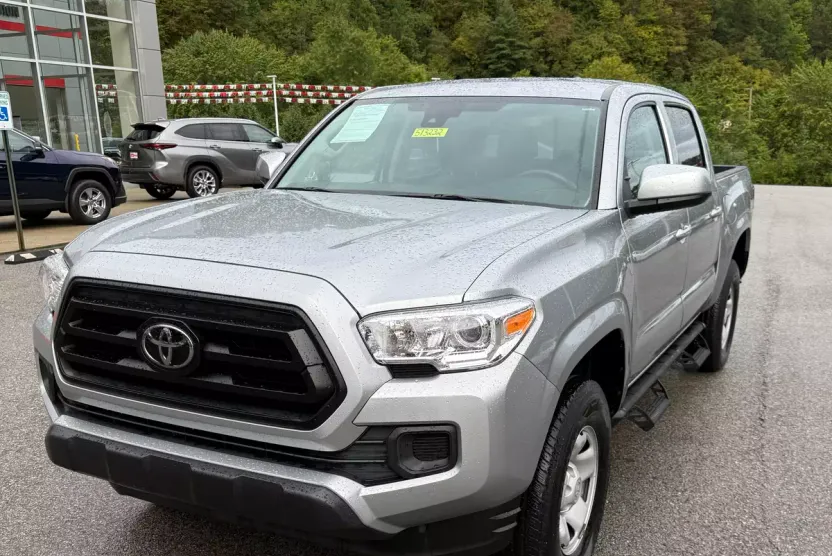 2022 Toyota Tacoma SR5 photo 1