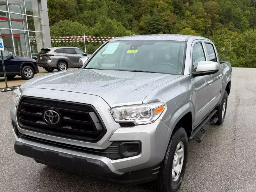 2022 Toyota Tacoma SR5 photo 1