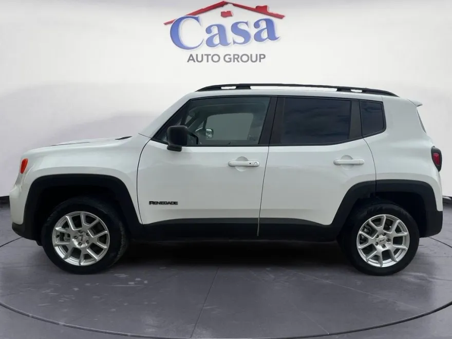 2022 Jeep Renegade Latitude photo 1